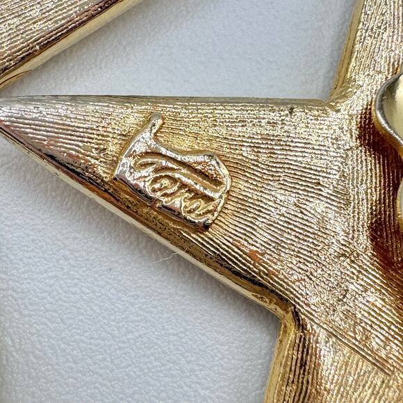 Vintage Tara Rhinestone Star Clip On Earrings Pave Huge Gold Tone Runway Signed - Picture 11 of 16